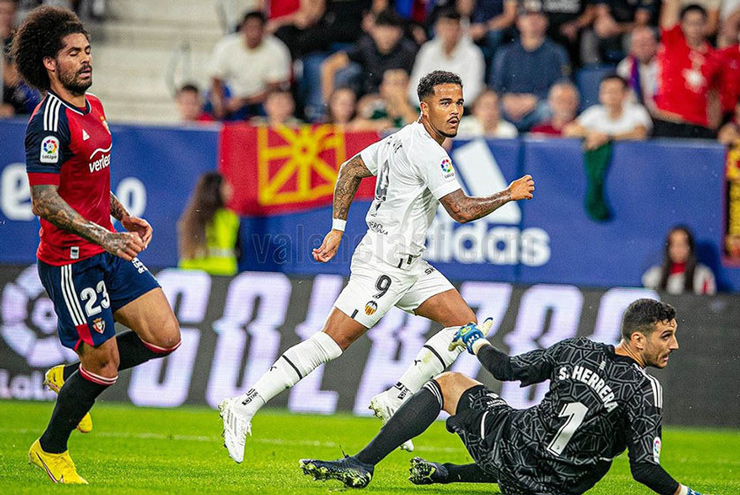 video Highlight : Osasuna 1 – 2 Valencia (Vòng 8 La Liga)