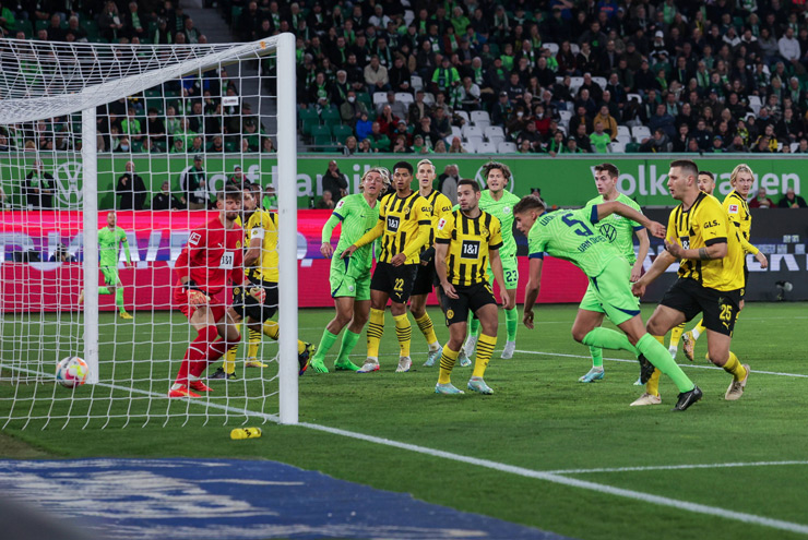 video Highlight : Wolfsburg 2 - 0 Dortmund (Vòng 14 Bundesliga)