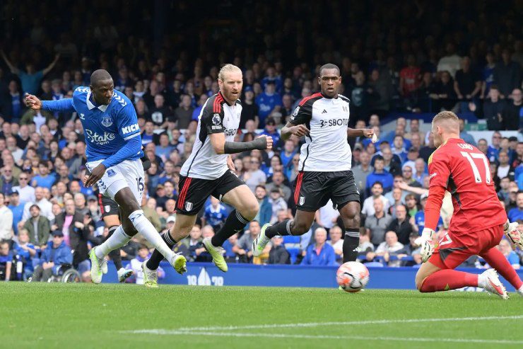 video Highlight : Everton 0 - 1 Fulham (Vòng 1 Ngoại hạng Anh)