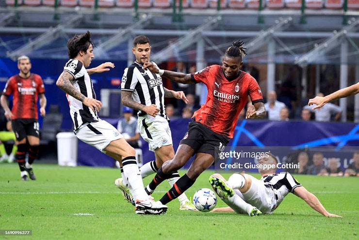 video Highlight : AC Milan 0 - 0 Newcastle (Cúp C1)