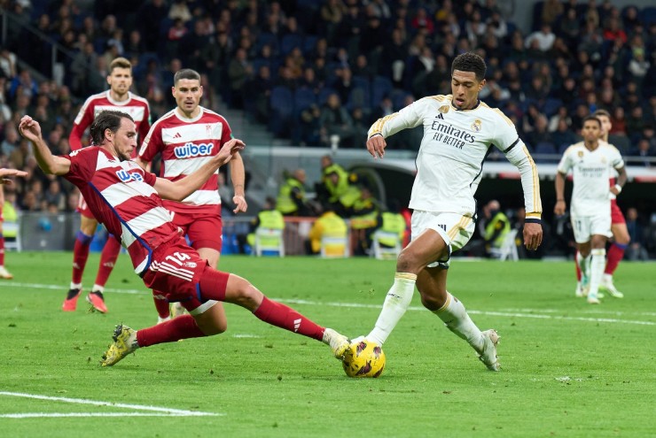 video Highlight : Real Madrid 2 - 0 Granada (La Liga)