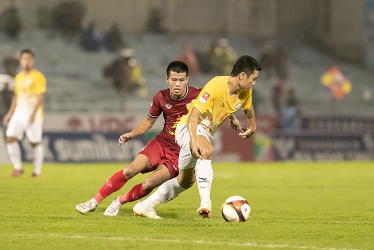 video Highlight : Hà Tĩnh 0 - 4 Bình Định (V-League)